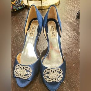 Badgley Mischka navy peep toe heels